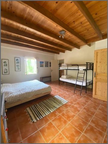 Maison en pleine nature face au Mont Ventoux