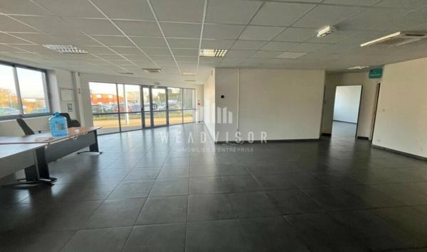 A LOUER : ZONE NORD LE MANS - LOCAL D'ACTIVITÉ DE 2&nbsp;400 M².