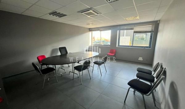 A LOUER : ZONE NORD LE MANS - LOCAL D'ACTIVITÉ DE 2&nbsp;400 M².