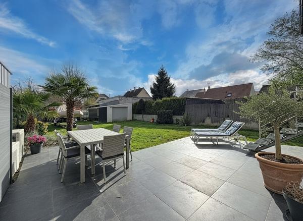 Pavillon situé à Mitry Mory (Mitry le Neuf) - 3 chambres - jardin 517 m2 - sous-sol total - nombreuses places de stationnement