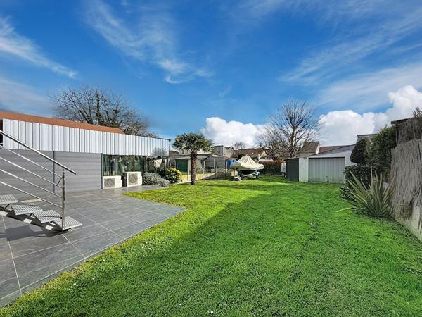 Pavillon situé à Mitry Mory (Mitry le Neuf) - 3 chambres - jardin 517 m2 - sous-sol total - nombreuses places de stationnement