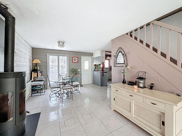 Pavillon situé à Mitry Mory (Mitry le Neuf) - 3 chambres - jardin 517 m2 - sous-sol total - nombreuses places de stationnement