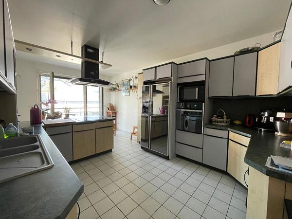 CHAVILLE Rive Droite - Appartement 4/5 pièces avec balcons. 749 000 € **  - Référence  726-C