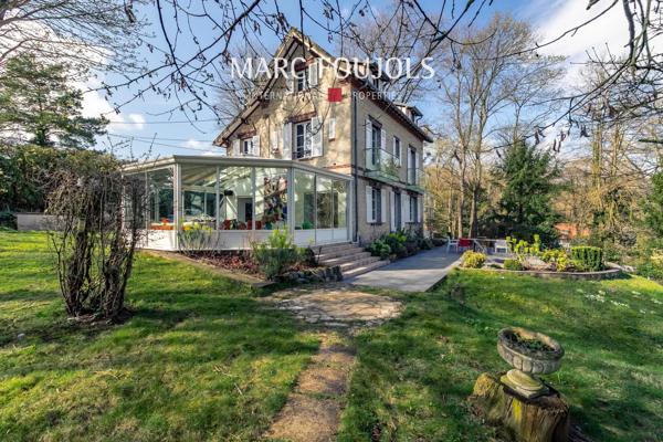 Proche Chantilly – Demeure Bourgeoise au coeur d’un parc de 7000 m²