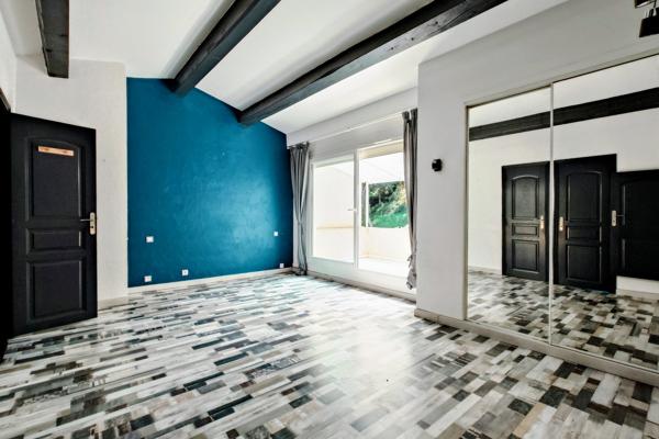 Maison
         11 pièces
        - 660 m² Bien prestige 1 430 000 € *