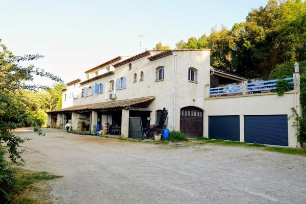 Maison
         11 pièces
        - 660 m² Bien prestige 1 430 000 € *