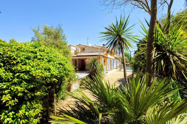 Maison
         11 pièces
        - 660 m² Bien prestige 1 430 000 € *