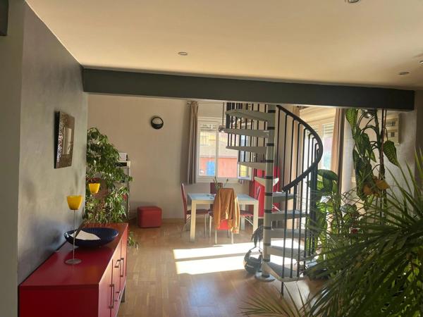 Vente                                                      Appartement
                        
                     3 pièces                      80 m2                     à Perpignan
