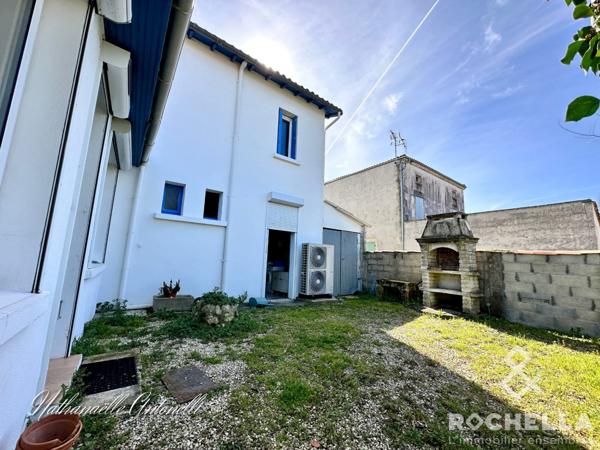 BELLE MAISON DE CENTRE. VILLAGE TOUS COMMERCES