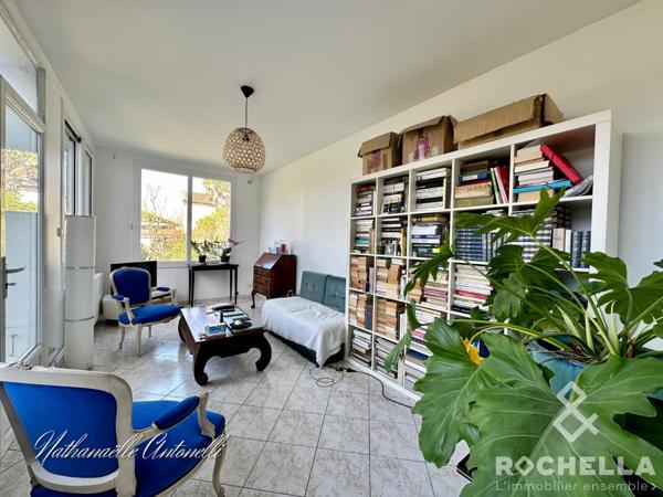 BELLE MAISON DE CENTRE. VILLAGE TOUS COMMERCES