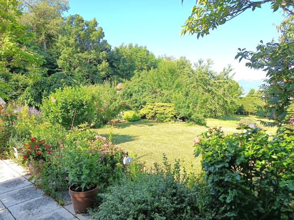 Maison
         7 pièces
        - 150 m² Exclusivité 415 000 € *