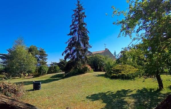 Maison
         7 pièces
        - 150 m² Exclusivité 415 000 € *