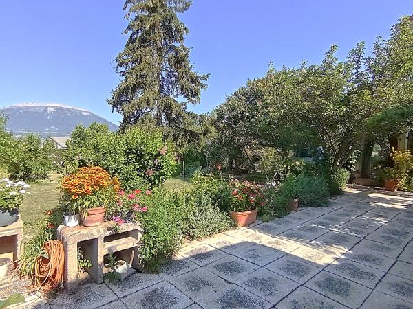 Maison
         7 pièces
        - 150 m² Exclusivité 415 000 € *