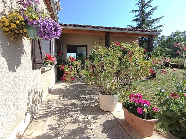 Maison
         7 pièces
        - 150 m² Exclusivité 415 000 € *