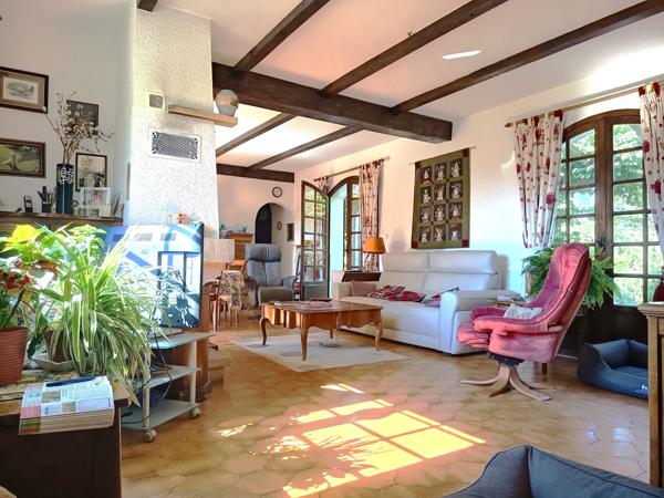 Maison
         7 pièces
        - 150 m² Exclusivité 415 000 € *