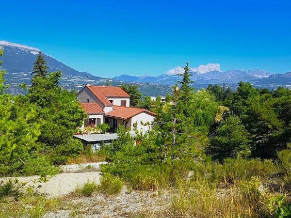 Maison
         7 pièces
        - 150 m² Exclusivité 415 000 € *