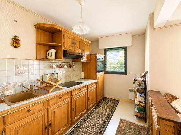 Appartement
         2 pièces
        - 57 m² 365 000 € *