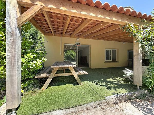 Maison
         4 pièces
        - 97 m² Exclusivité 420 000 € *