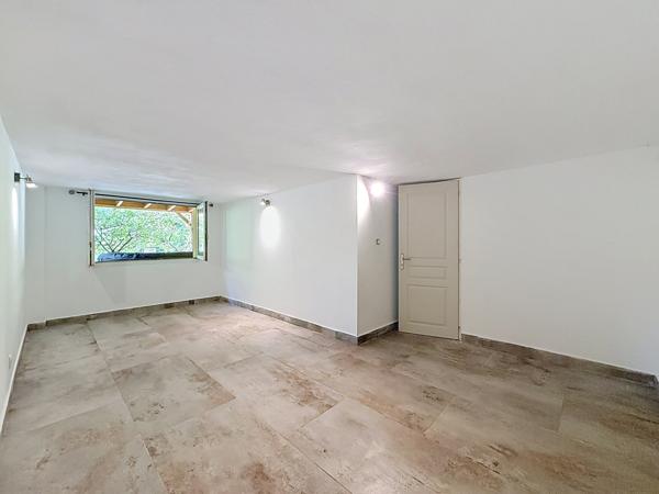 Maison
         4 pièces
        - 97 m² Exclusivité 420 000 € *