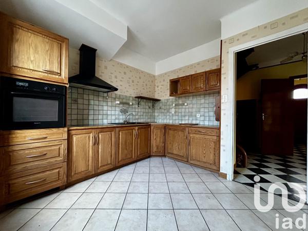 Maison 5 pièces de 136 m² à Naucelle (12800)