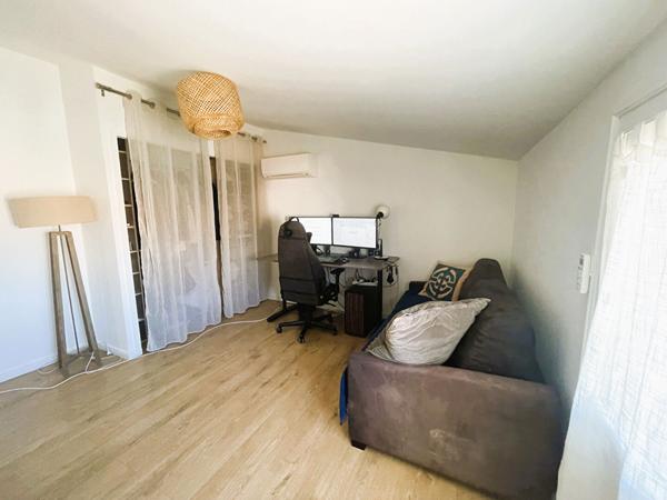 Maison Mauguio 151 m2 + appartement indépendant 46m2 + piscine sur terrain 605m2