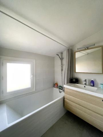 Maison Mauguio 151 m2 + appartement indépendant 46m2 + piscine sur terrain 605m2