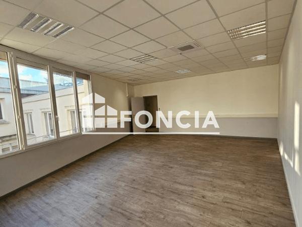 Location Local commercial 1 pièce 170 m² - Grenoble 38100