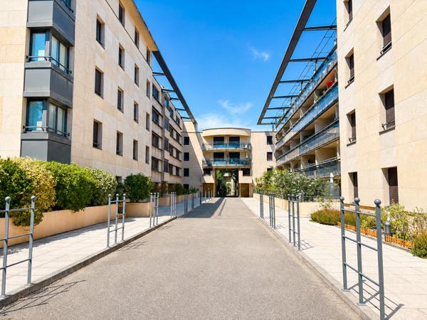 Appartement
         2 pièces
        - 48 m² Exclusivité 149 500 € *