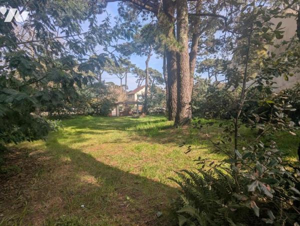 Plein centre de SAINT BREVIN L'OCEAN belle propriété à deux pas de l'Océan et de la plage. 