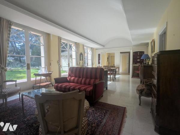 Plein centre de SAINT BREVIN L'OCEAN belle propriété à deux pas de l'Océan et de la plage. 