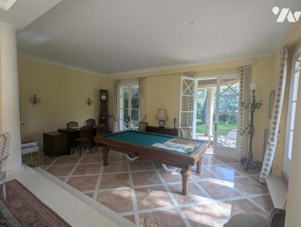 Plein centre de SAINT BREVIN L'OCEAN belle propriété à deux pas de l'Océan et de la plage. 