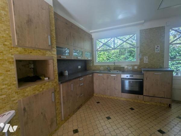 Plein centre de SAINT BREVIN L'OCEAN belle propriété à deux pas de l'Océan et de la plage. 