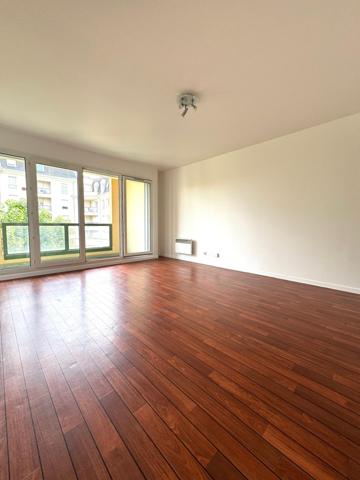 F1 de 31 m² à Livry-Gargan avec balcon, cave et parking