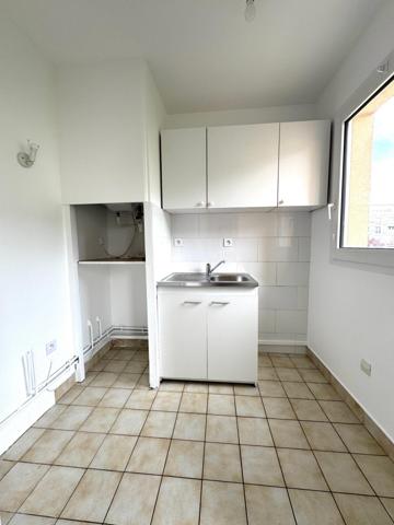 F1 de 31 m² à Livry-Gargan avec balcon, cave et parking