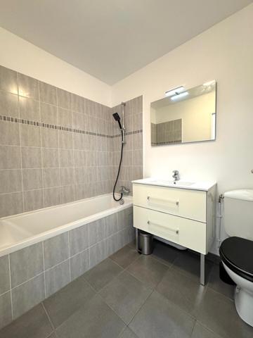 F1 de 31 m² à Livry-Gargan avec balcon, cave et parking