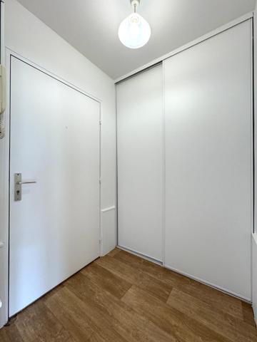 F1 de 31 m² à Livry-Gargan avec balcon, cave et parking