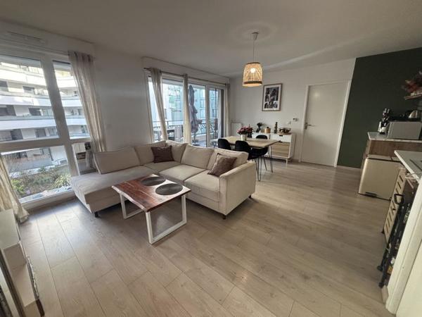 Appartement à louer 1 600 € CC Colombes 3 p 64 m² DPE C