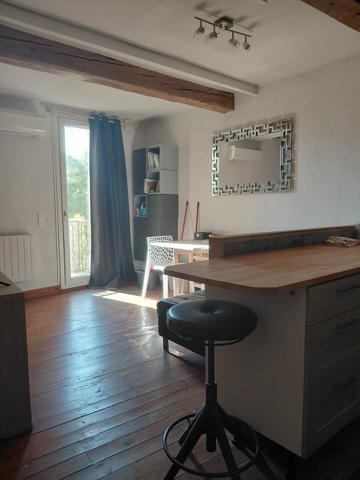 COUP DE COEUR JOLIE MAISON DE VILLAGE D ANGLE 63 M² SUR 3 NIVEAUX