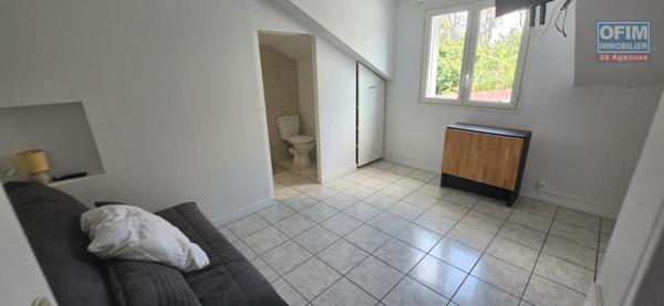 A louer joli studio MEUBLE proche de l'université ( ELECTRICITE, EAU ET WIFI COMPRIS)