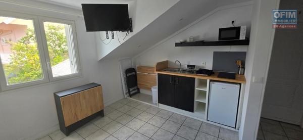 A louer joli studio MEUBLE proche de l'université ( ELECTRICITE, EAU ET WIFI COMPRIS)
