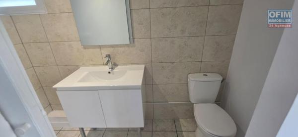 A louer joli studio MEUBLE proche de l'université ( ELECTRICITE, EAU ET WIFI COMPRIS)