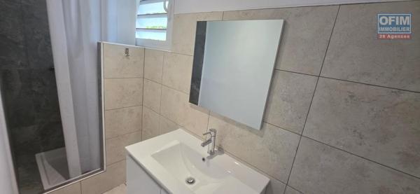 A louer joli studio MEUBLE proche de l'université ( ELECTRICITE, EAU ET WIFI COMPRIS)