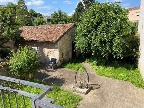 APPARTEMENT T5 - CENTRE VILLE DE CHAUVIGNY