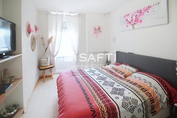 Maison Familiale de 4 chambres et 1 bureau!