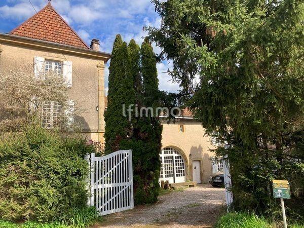 Maison de caractère avec gîte, piscine - terrain constructible