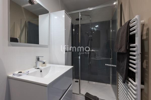 Maison de caractère avec gîte, piscine - terrain constructible