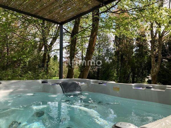 Maison de caractère avec gîte, piscine - terrain constructible