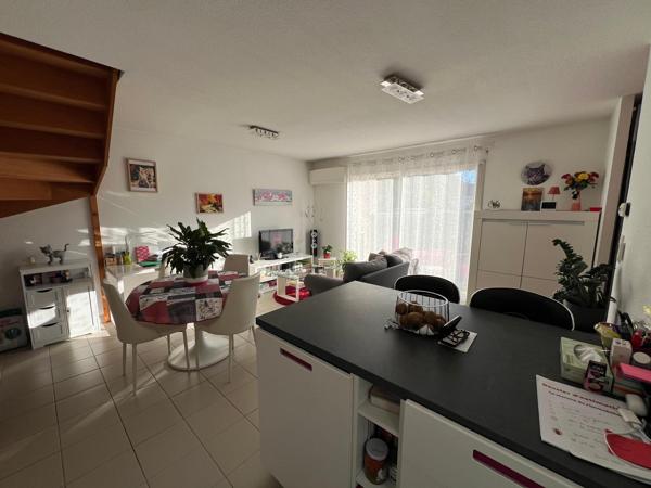 Maison de ville, T3, 2 chambres, garage