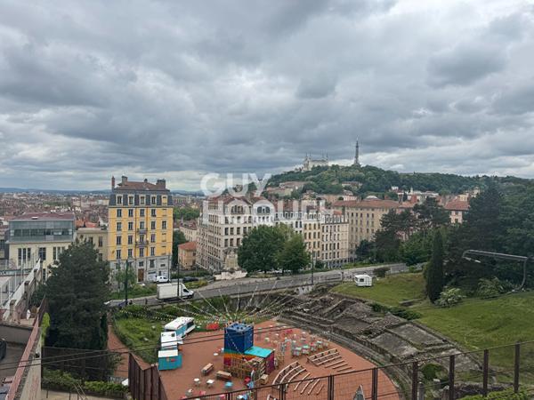 Appartement T 2 de 36.10m2 sur cours - terrasse 4.5 M2 - double expo S/O au calme