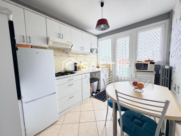 Appartement T3, au 3ème étage avec garage + cave
